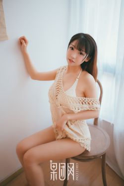 男女打扑克牌